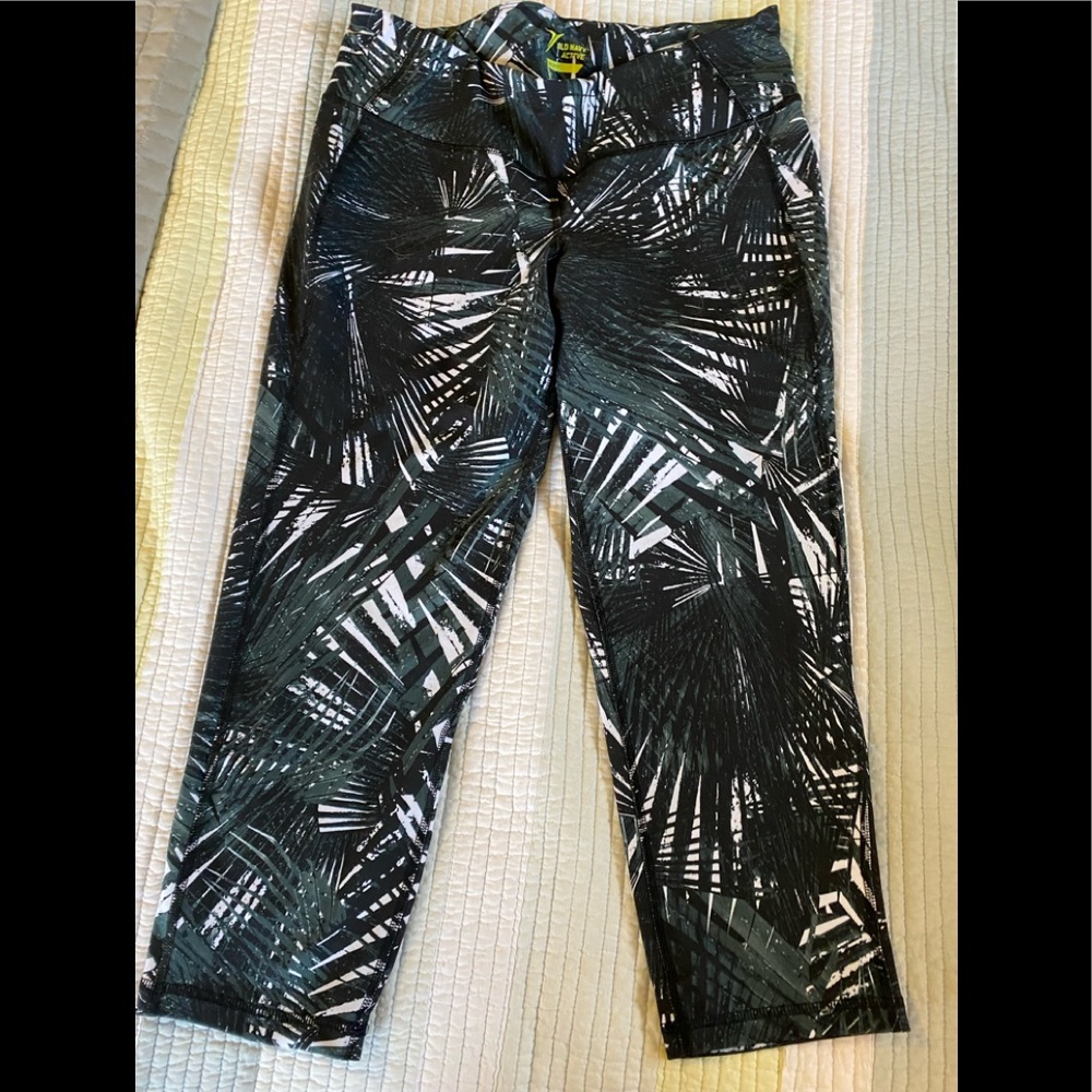 Old Navy active Capri workout size large